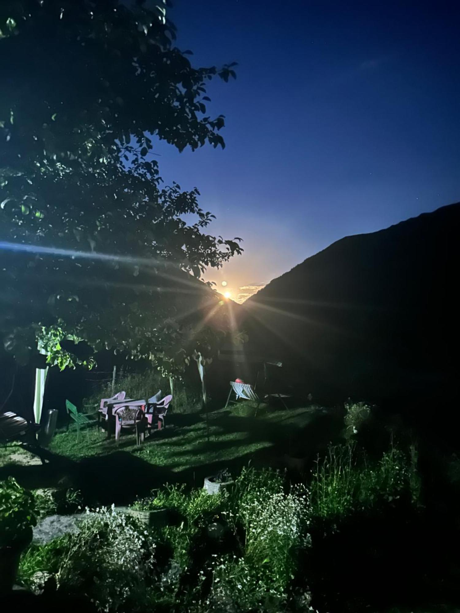 Pirikiti Hotel Akhmeta Buitenkant foto