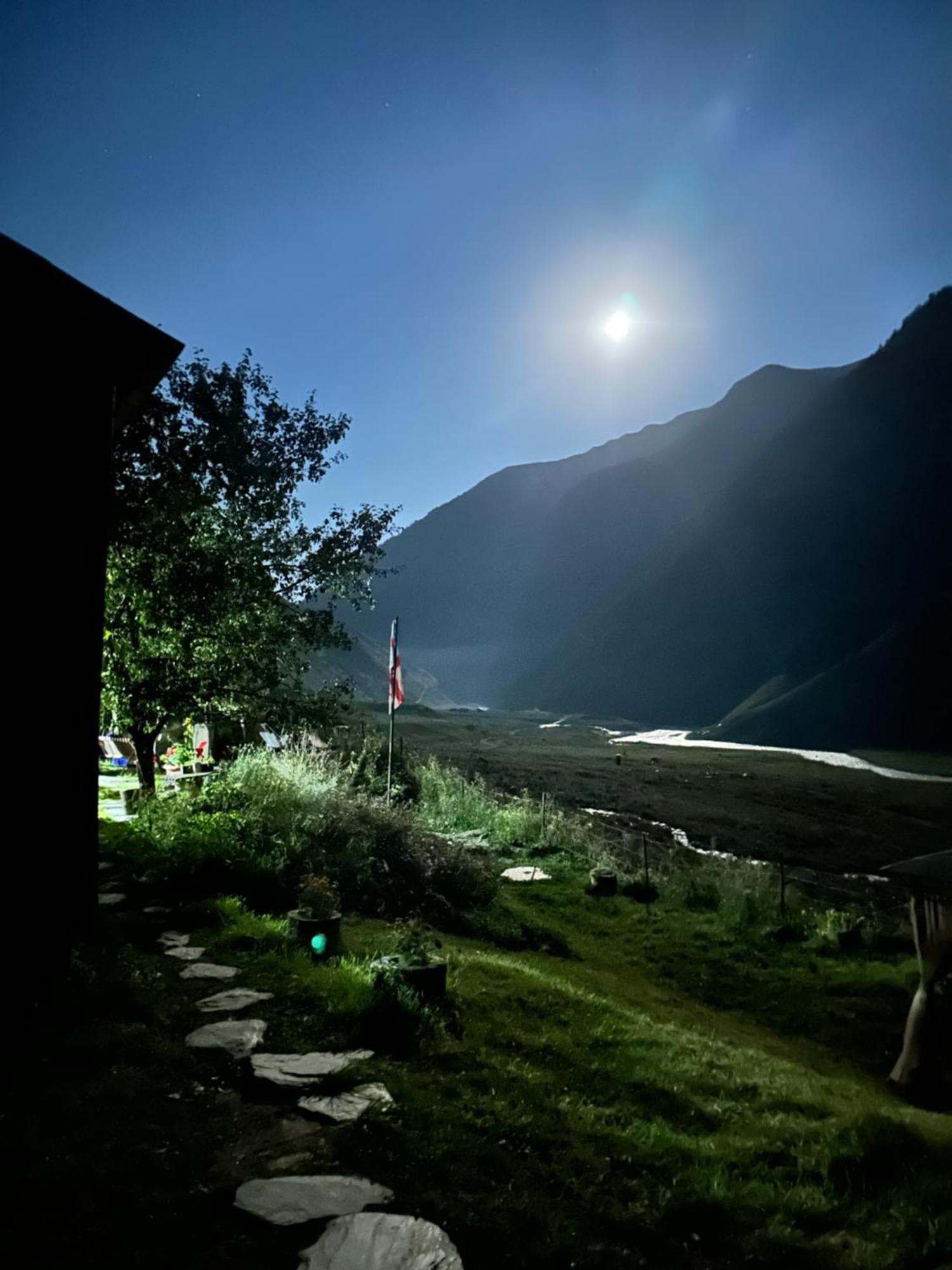 Pirikiti Hotel Akhmeta Buitenkant foto