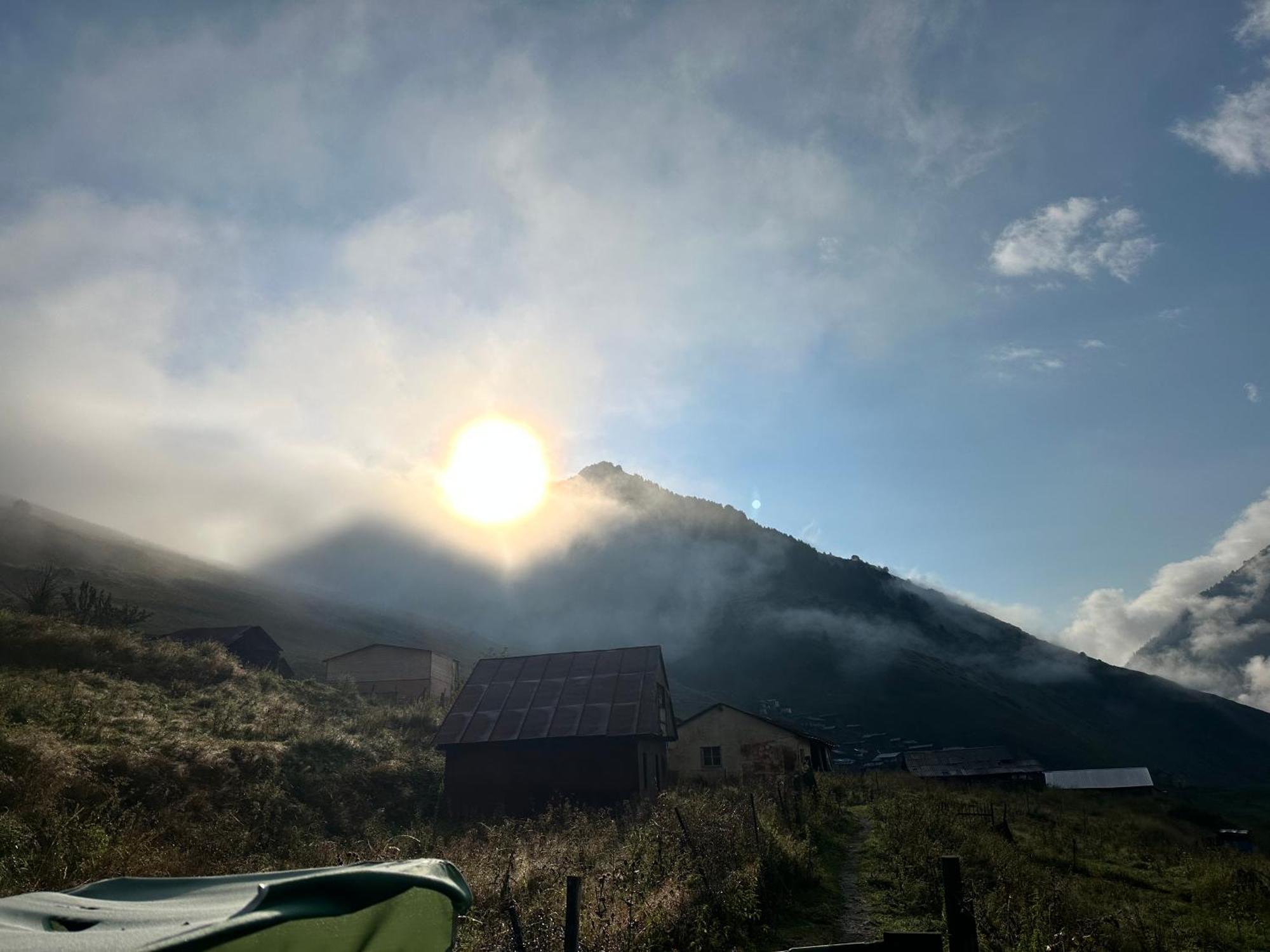 Pirikiti Hotel Akhmeta Buitenkant foto