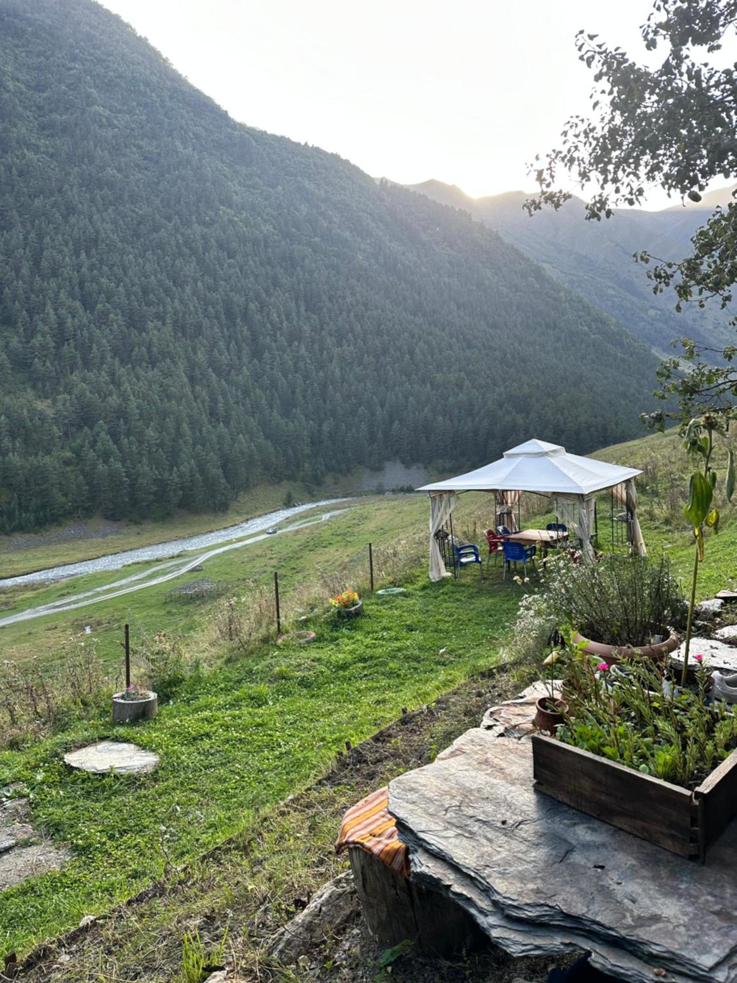 Pirikiti Hotel Akhmeta Buitenkant foto